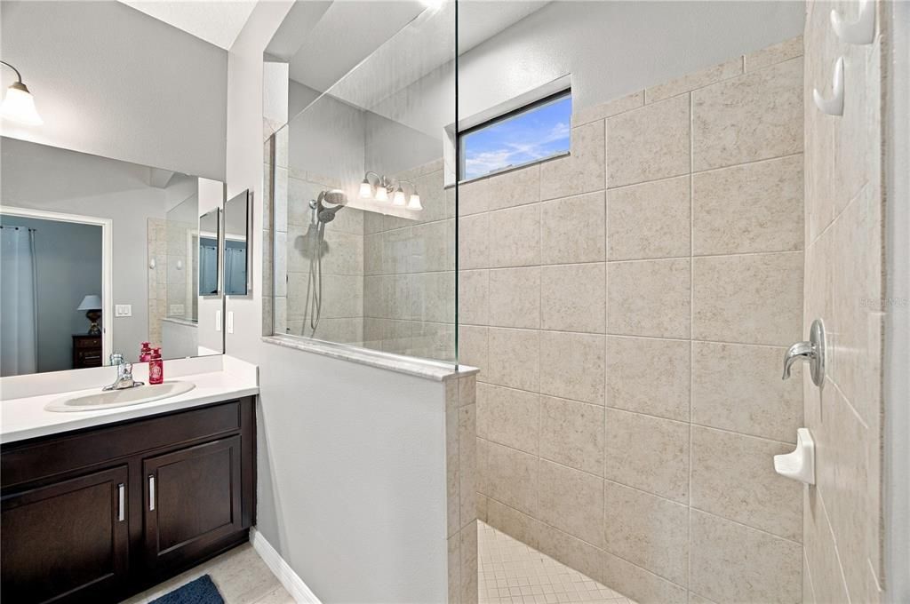 For Sale: $419,000 (5 beds, 3 baths, 2432 Square Feet)