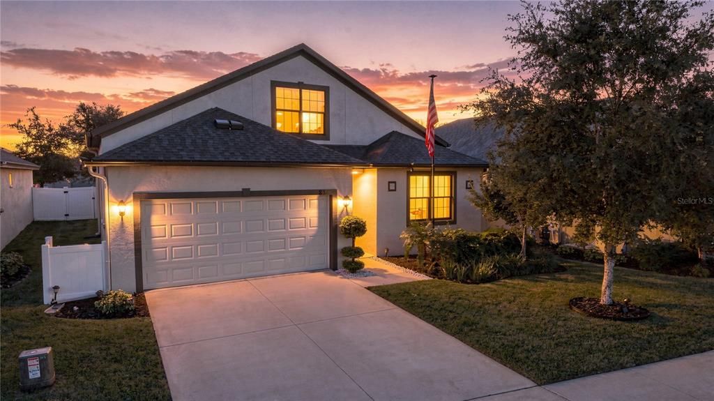 For Sale: $419,000 (5 beds, 3 baths, 2432 Square Feet)
