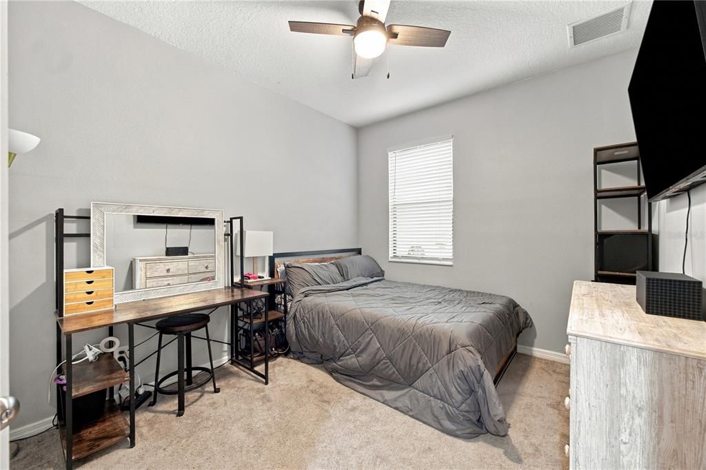 For Sale: $419,000 (5 beds, 3 baths, 2432 Square Feet)