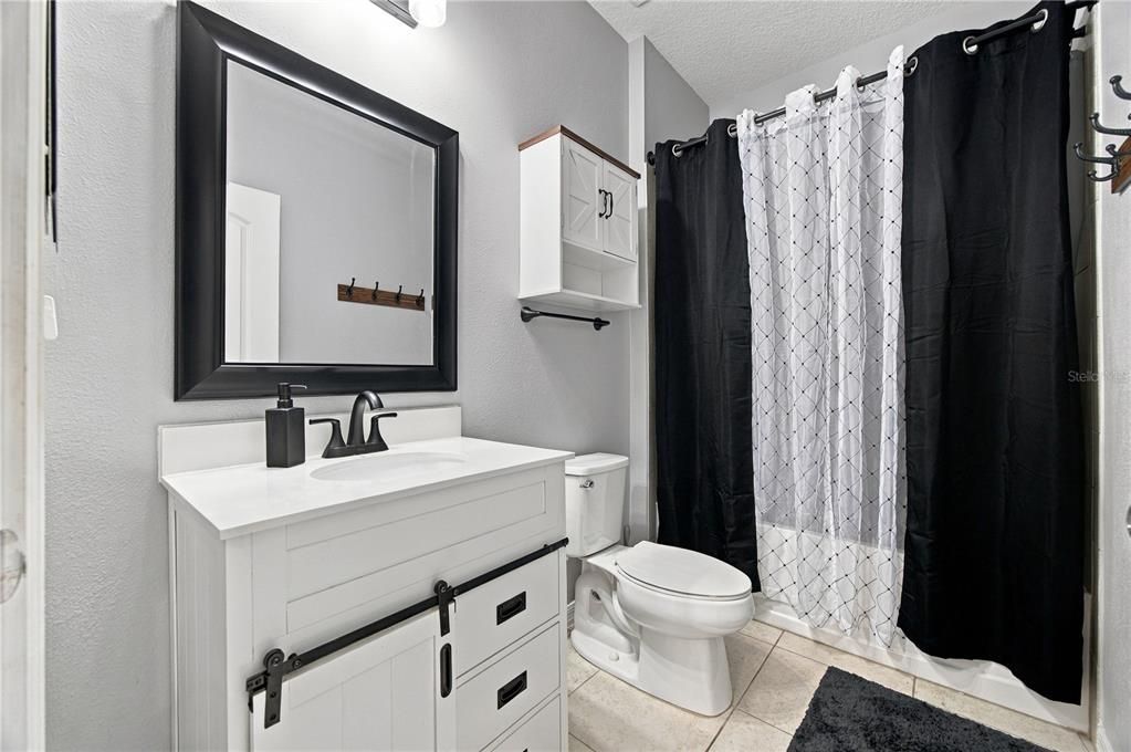 For Sale: $419,000 (5 beds, 3 baths, 2432 Square Feet)