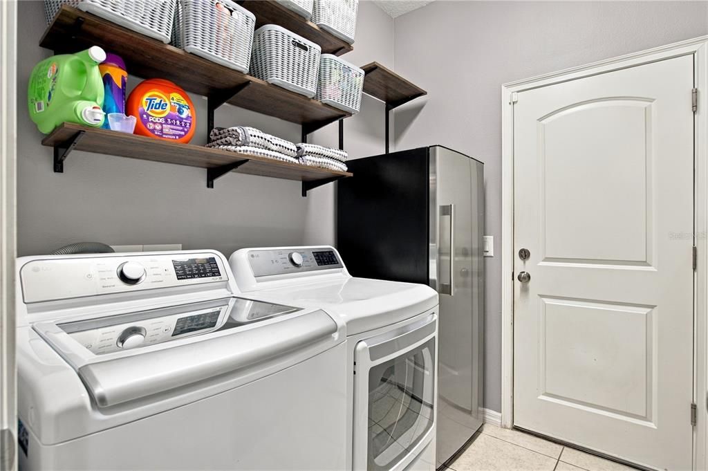 For Sale: $419,000 (5 beds, 3 baths, 2432 Square Feet)