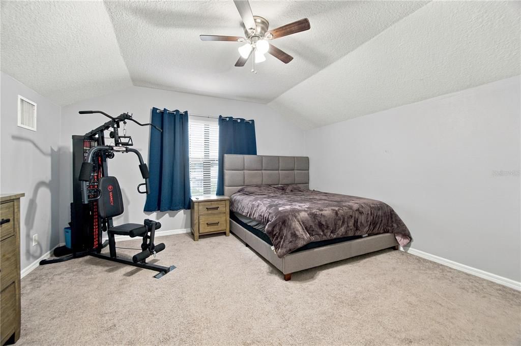 For Sale: $419,000 (5 beds, 3 baths, 2432 Square Feet)