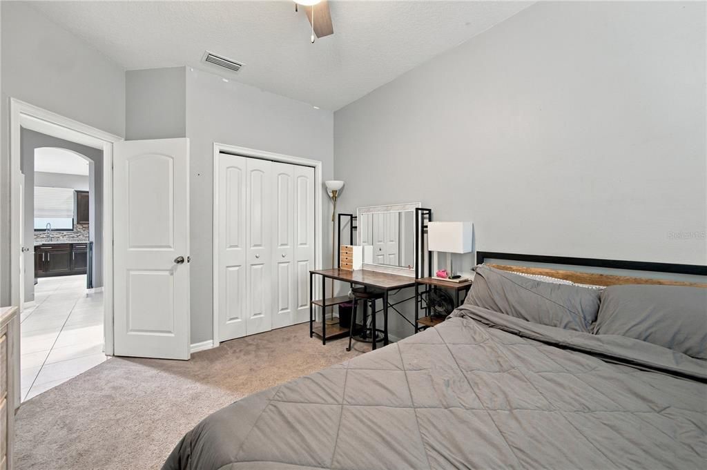 For Sale: $419,000 (5 beds, 3 baths, 2432 Square Feet)