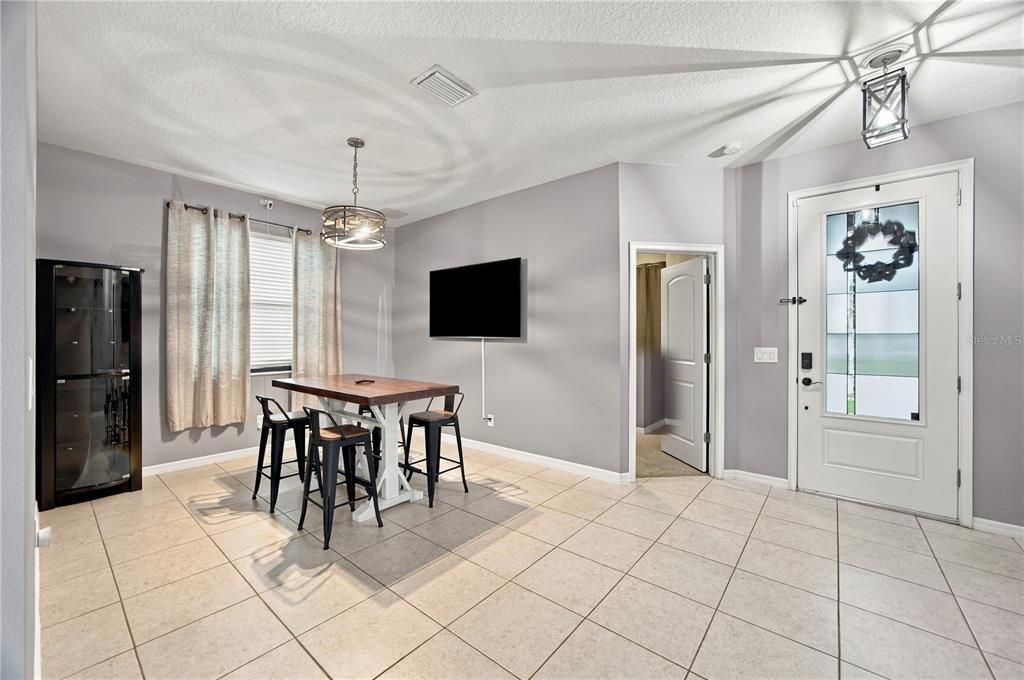 For Sale: $419,000 (5 beds, 3 baths, 2432 Square Feet)