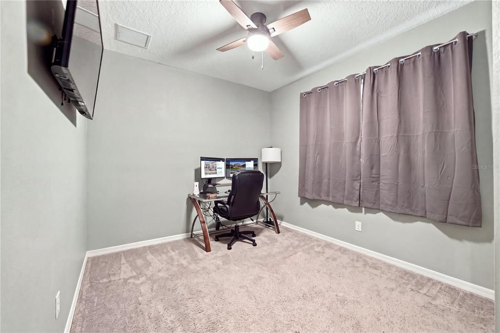For Sale: $419,000 (5 beds, 3 baths, 2432 Square Feet)