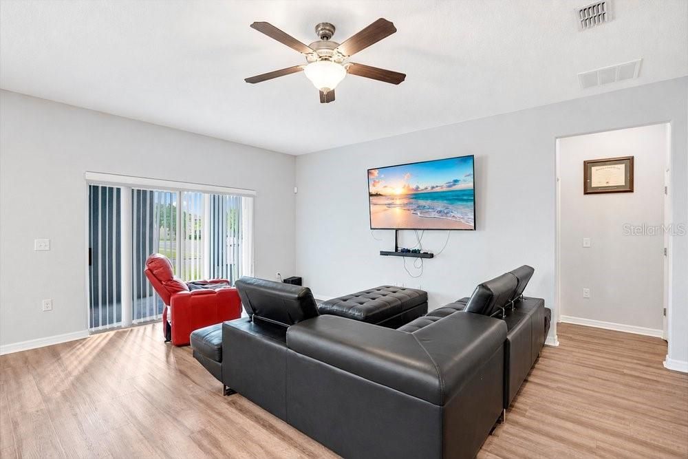 For Sale: $409,940 (4 beds, 3 baths, 2369 Square Feet)