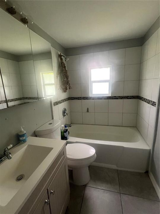 В аренду: $1,675 (3 спален, 1 ванн, 1056 Квадратных фут)