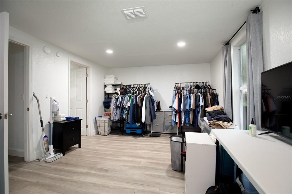 Activo con contrato: $249,900 (2 camas, 2 baños, 1146 Pies cuadrados)