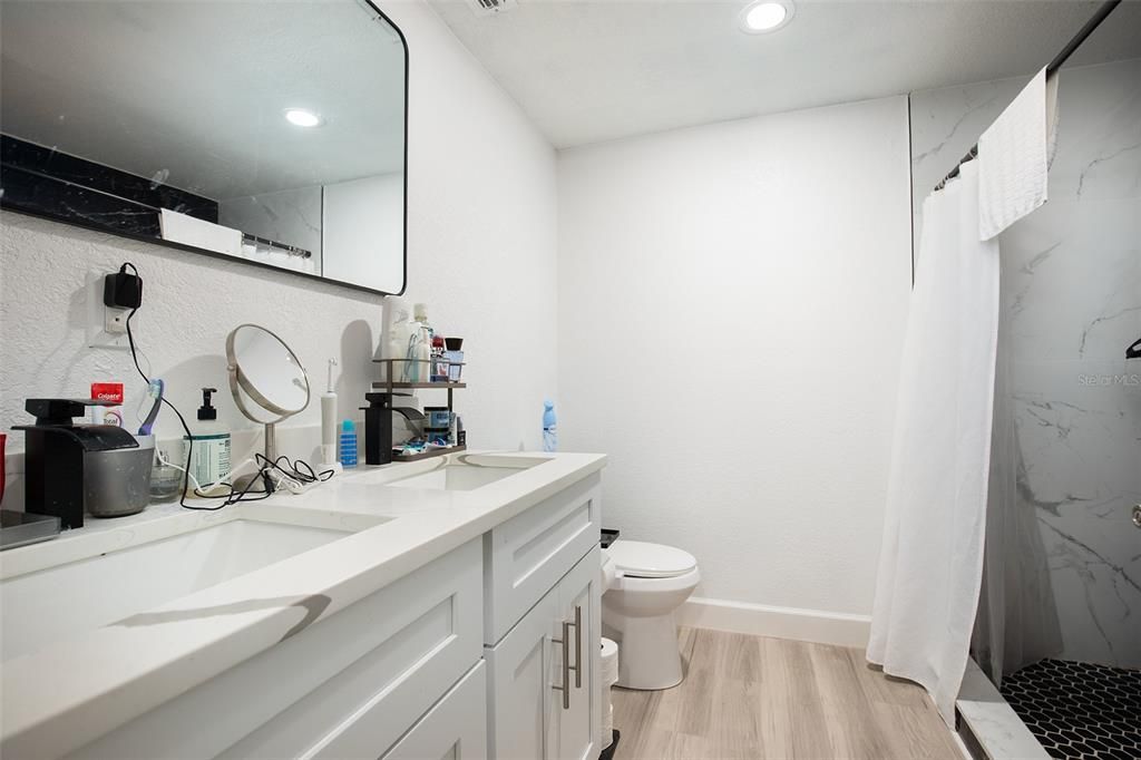 Activo con contrato: $249,900 (2 camas, 2 baños, 1146 Pies cuadrados)