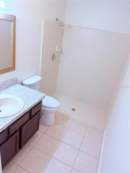 For Sale: $235,000 (2 beds, 2 baths, 952 Square Feet)