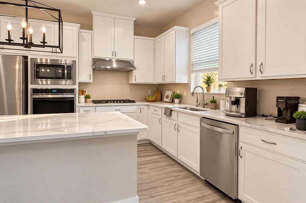 For Sale: $395,000 (3 beds, 2 baths, 1700 Square Feet)