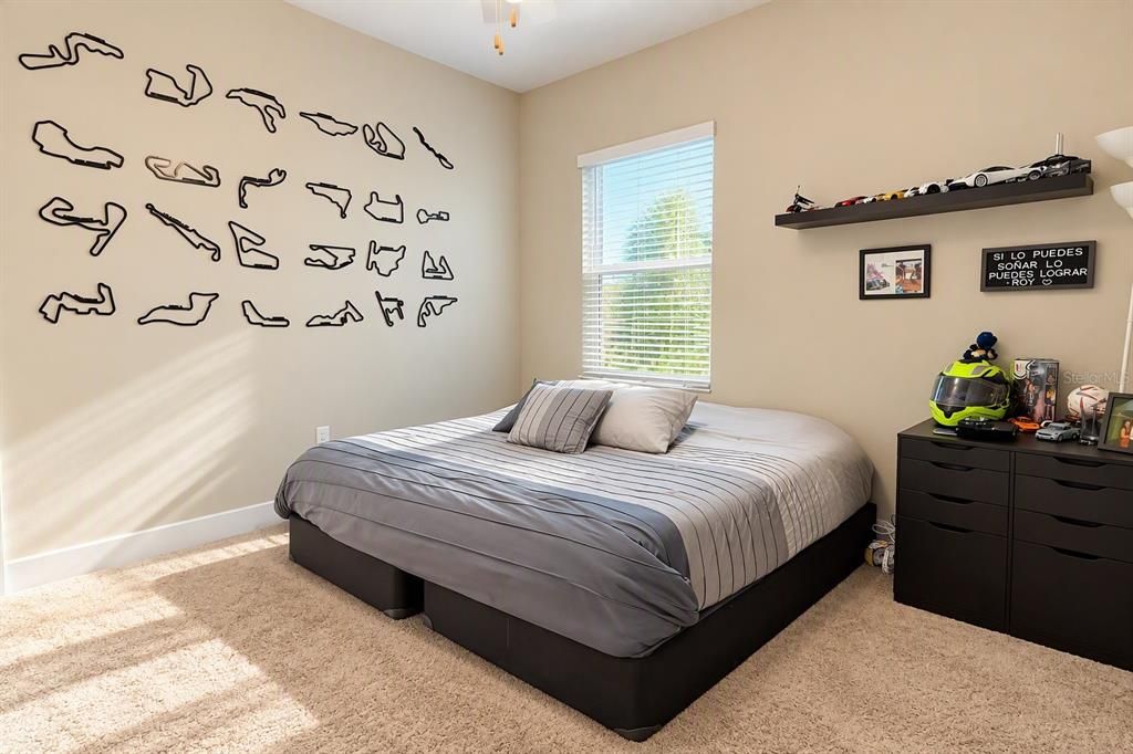 For Sale: $395,000 (3 beds, 2 baths, 1700 Square Feet)