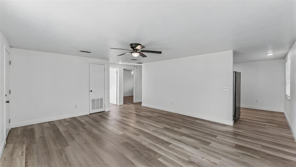 For Sale: $359,900 (4 beds, 0 baths, 1674 Square Feet)