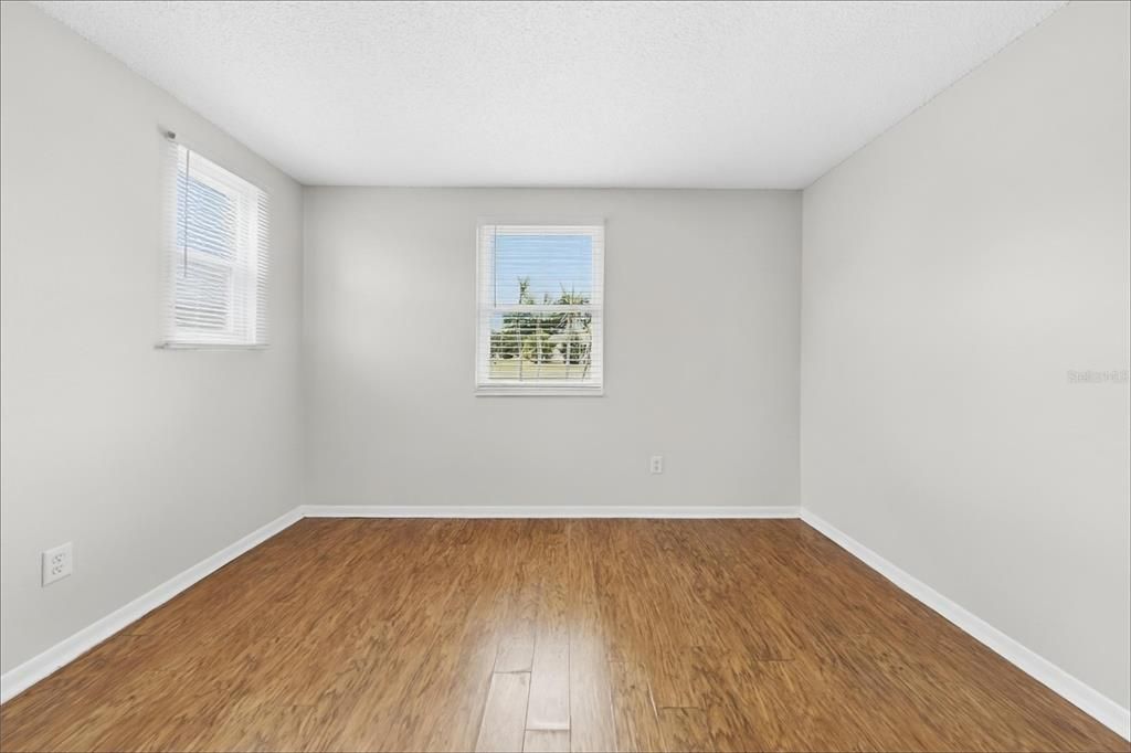 For Sale: $209,900 (2 beds, 2 baths, 1212 Square Feet)