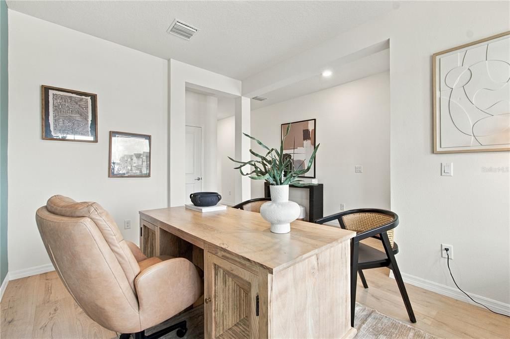 En Venta: $694,862 (4 camas, 3 baños, 2804 Pies cuadrados)