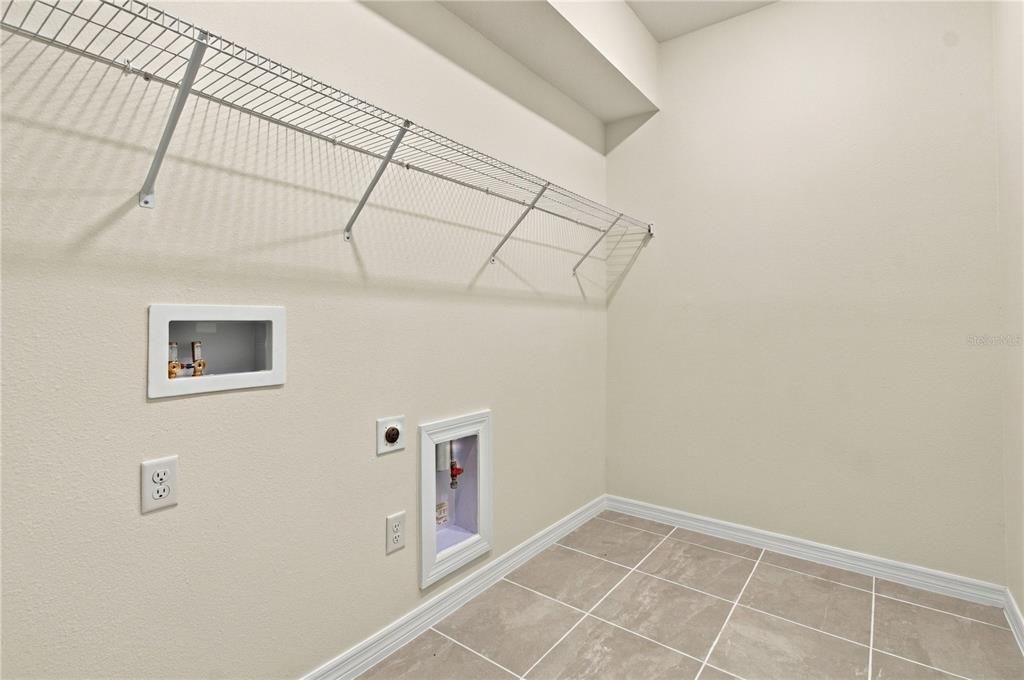 En Venta: $694,862 (4 camas, 3 baños, 2804 Pies cuadrados)