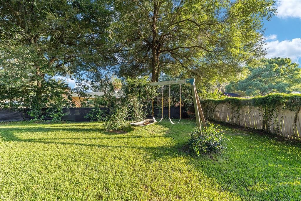 На продажу: $339,999 (3 спален, 2 ванн, 2487 Квадратных фут)