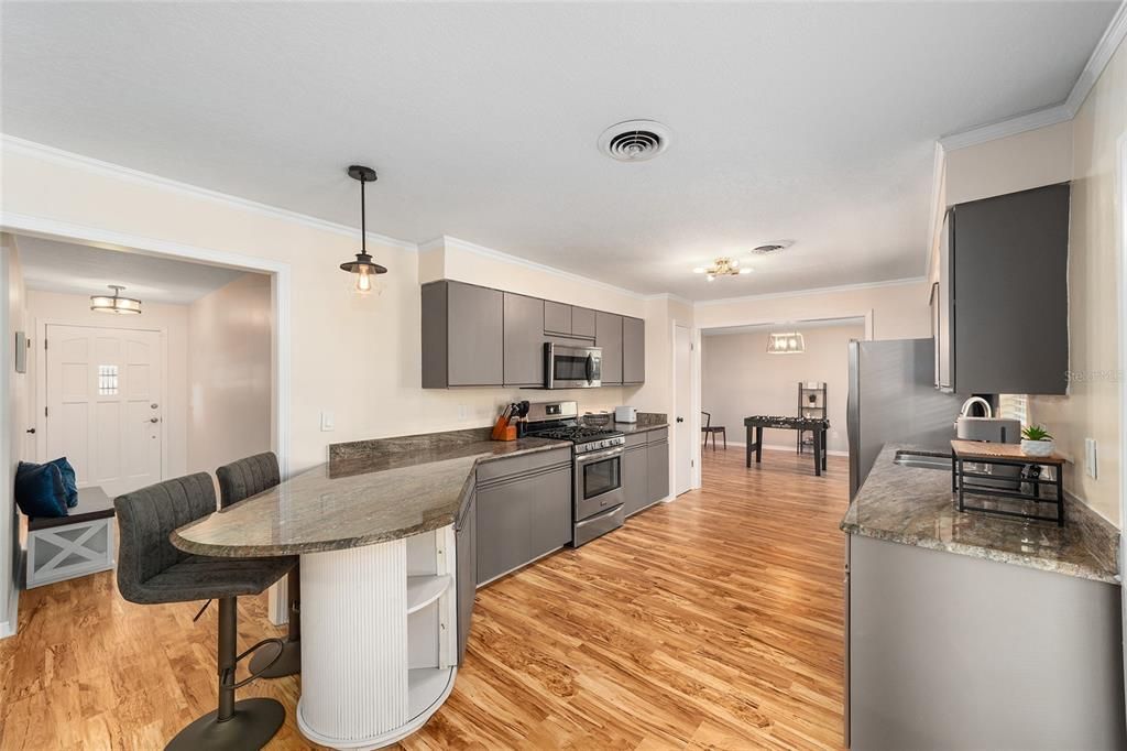 На продажу: $339,999 (3 спален, 2 ванн, 2487 Квадратных фут)