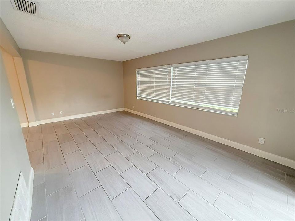 En Venta: $274,900 (3 camas, 2 baños, 2084 Pies cuadrados)