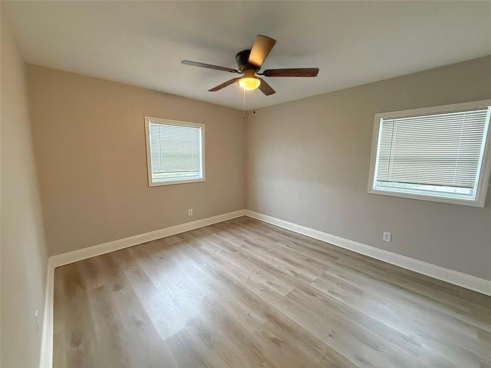 En Venta: $274,900 (3 camas, 2 baños, 2084 Pies cuadrados)