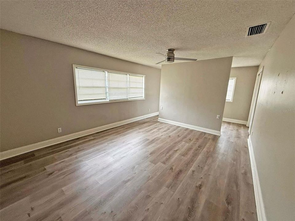 En Venta: $274,900 (3 camas, 2 baños, 2084 Pies cuadrados)