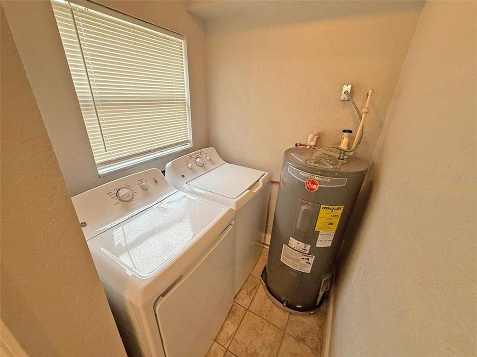 En Venta: $274,900 (3 camas, 2 baños, 2084 Pies cuadrados)