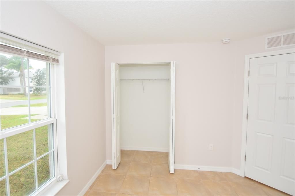 For Sale: $285,000 (3 beds, 2 baths, 1323 Square Feet)