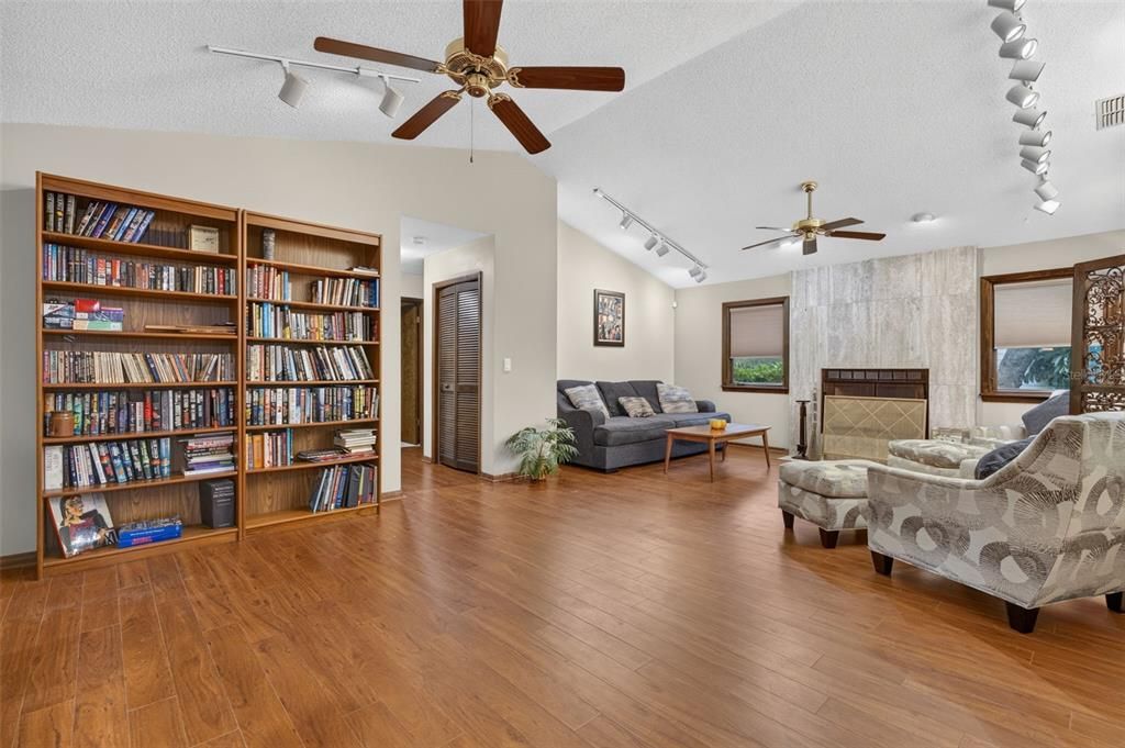 For Sale: $649,000 (3 beds, 2 baths, 1898 Square Feet)