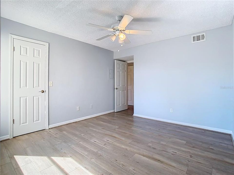 For Sale: $170,000 (2 beds, 2 baths, 1028 Square Feet)