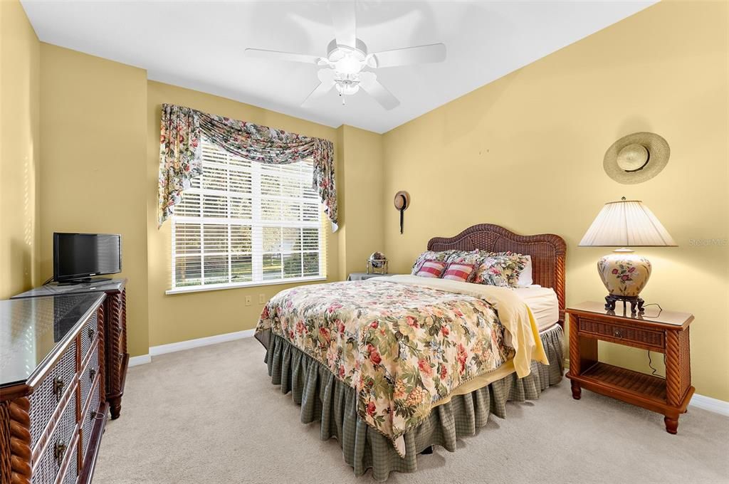 For Sale: $799,900 (3 beds, 2 baths, 2356 Square Feet)
