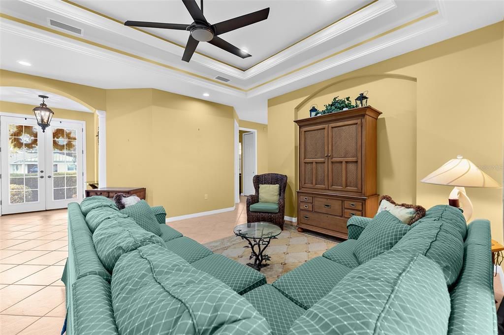 For Sale: $799,900 (3 beds, 2 baths, 2356 Square Feet)