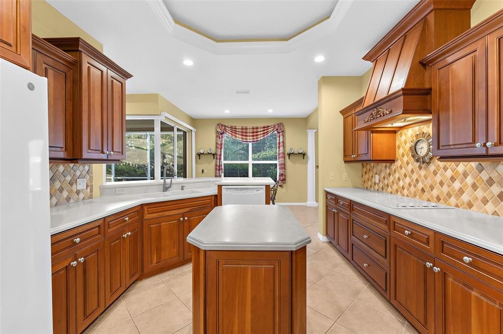For Sale: $799,900 (3 beds, 2 baths, 2356 Square Feet)