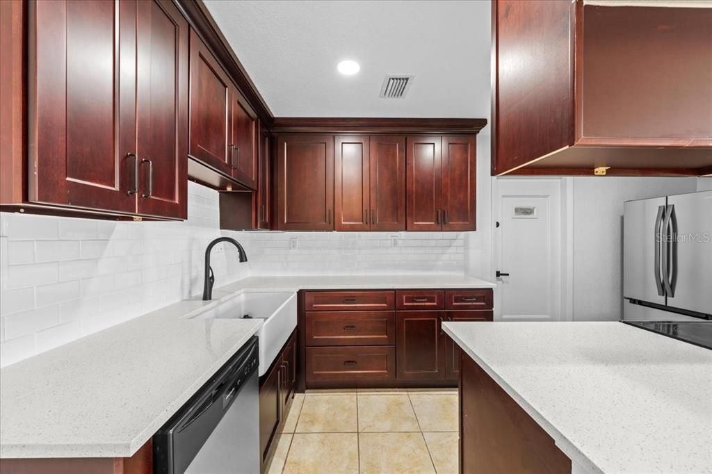 На продажу: $345,000 (3 спален, 2 ванн, 1882 Квадратных фут)