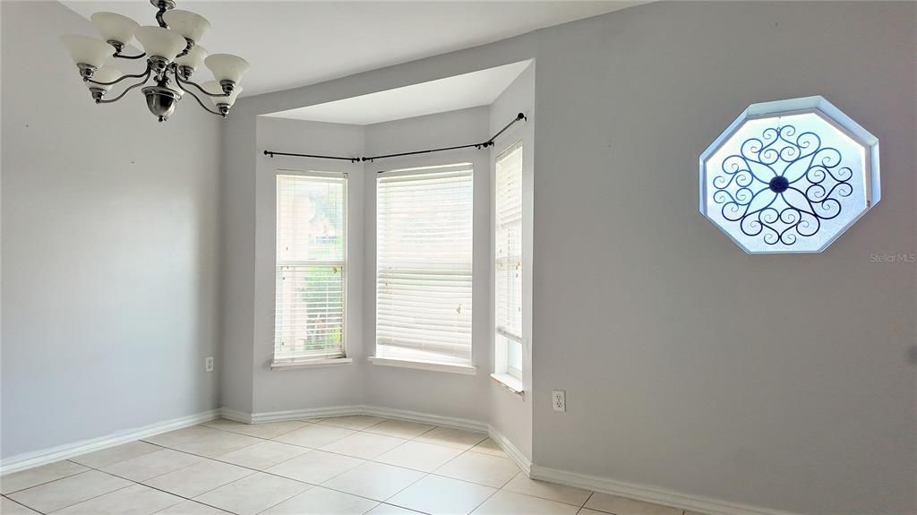 For Sale: $315,000 (3 beds, 2 baths, 1574 Square Feet)