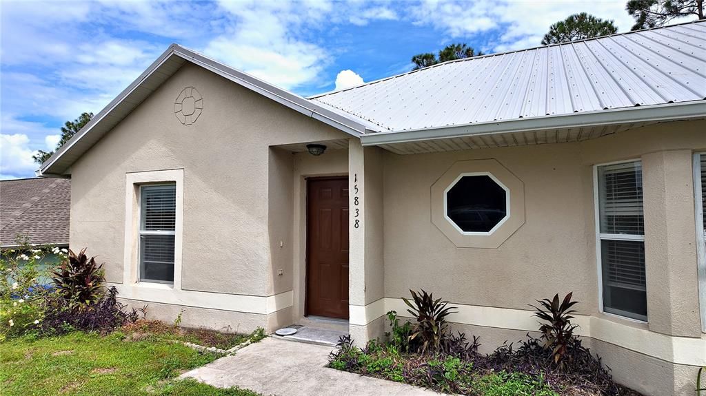 For Sale: $315,000 (3 beds, 2 baths, 1574 Square Feet)