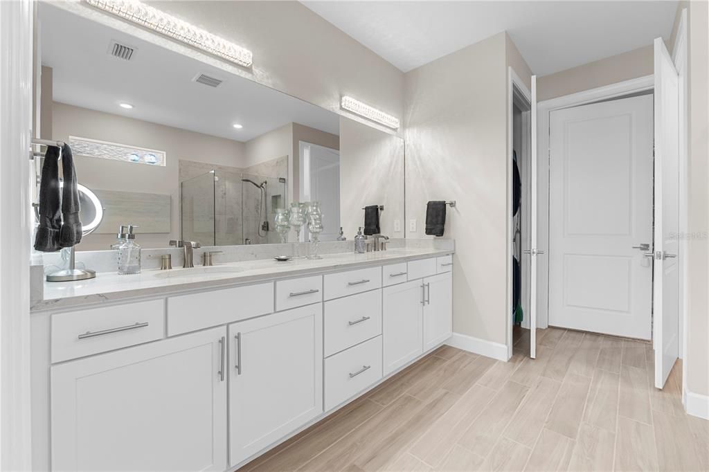 For Sale: $749,900 (3 beds, 2 baths, 2278 Square Feet)