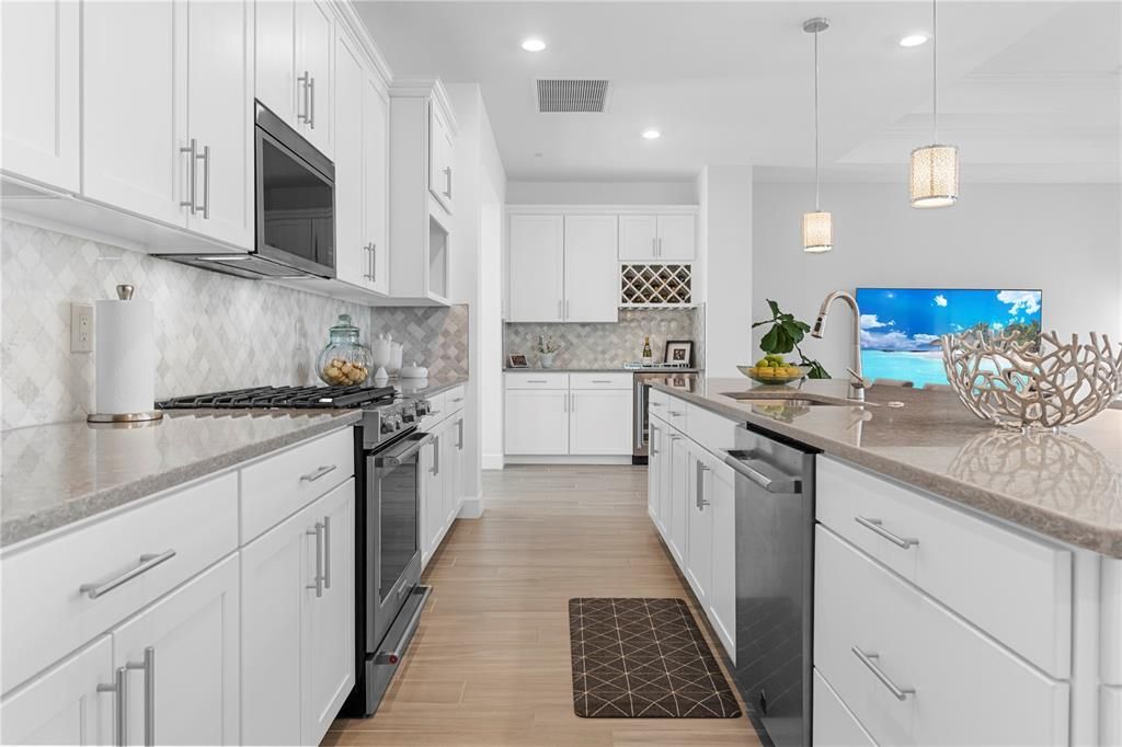 For Sale: $749,900 (3 beds, 2 baths, 2278 Square Feet)