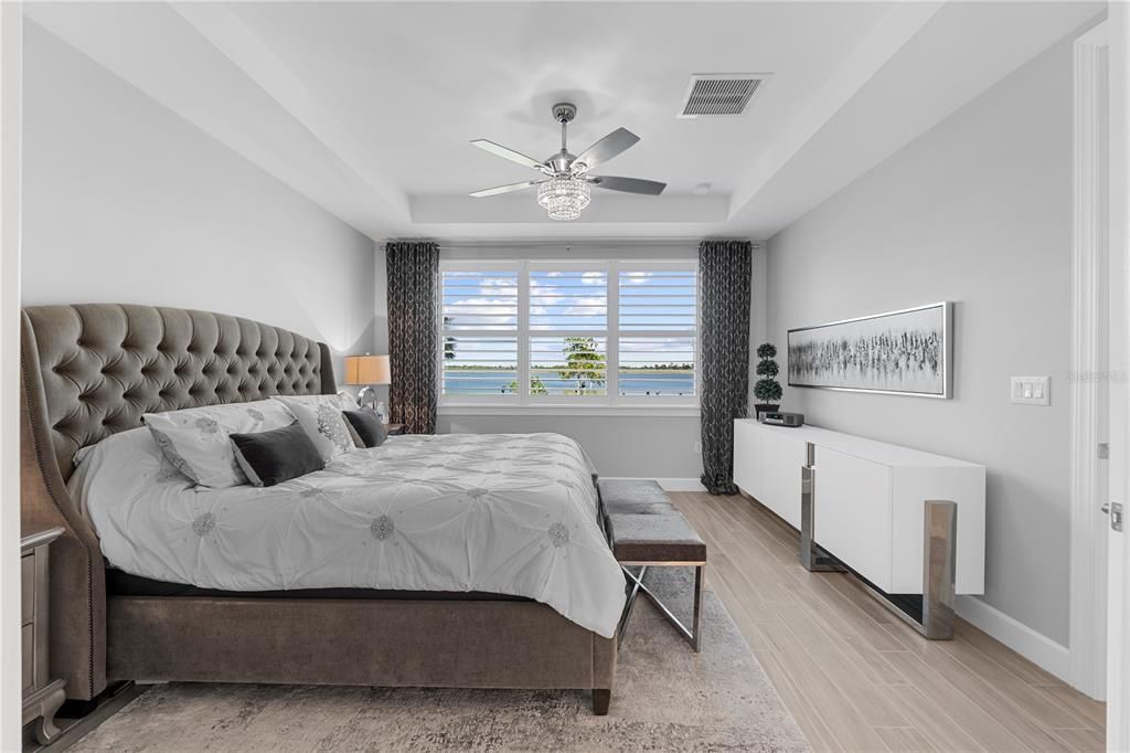 For Sale: $749,900 (3 beds, 2 baths, 2278 Square Feet)