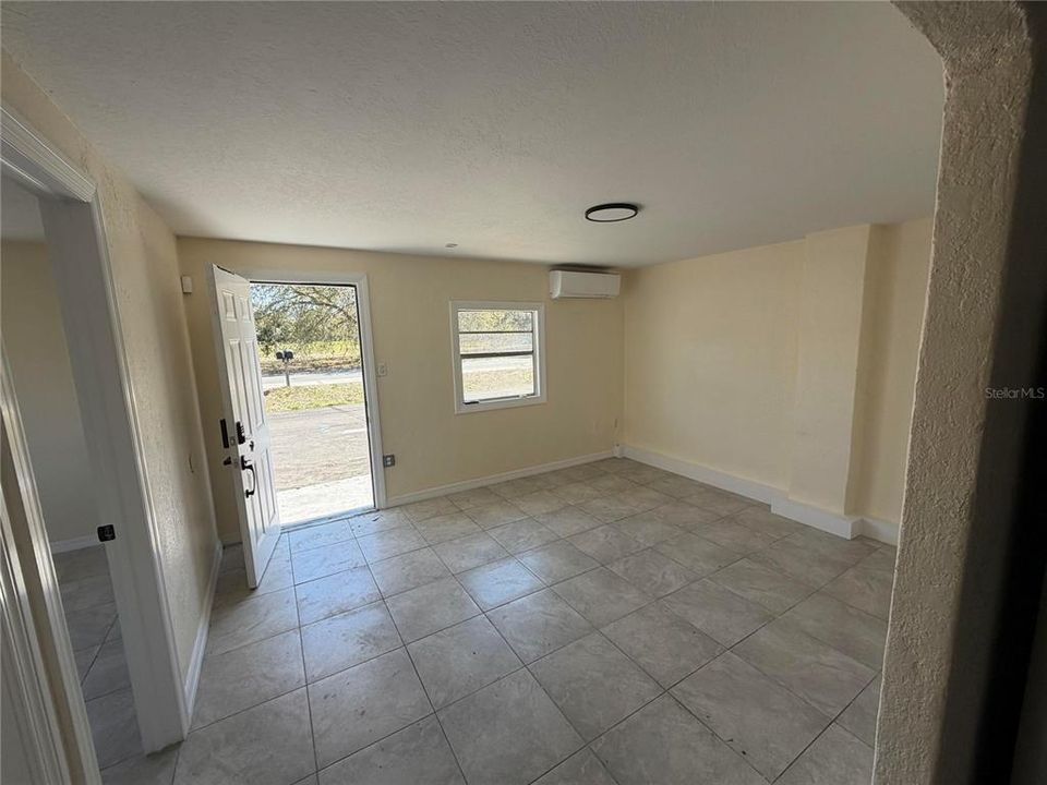En Venta: $300,000 (4 camas, 0 baños, 1096 Pies cuadrados)