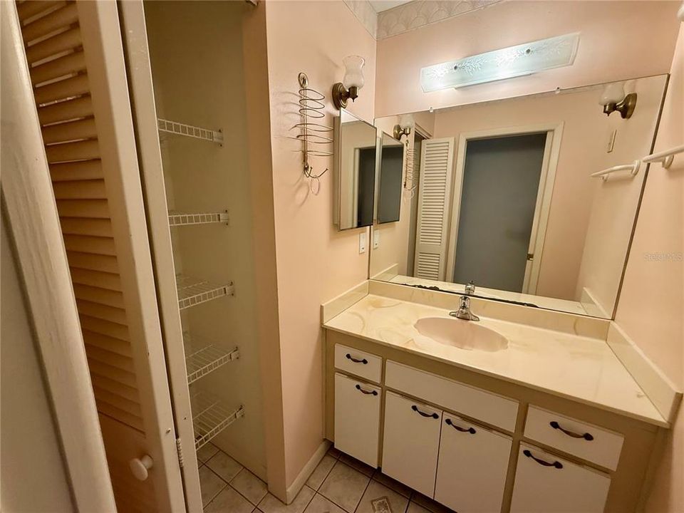 For Sale: $395,000 (2 beds, 2 baths, 1776 Square Feet)