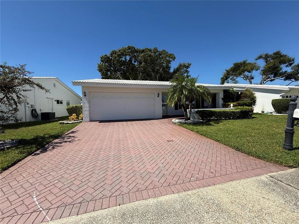 For Sale: $395,000 (2 beds, 2 baths, 1776 Square Feet)