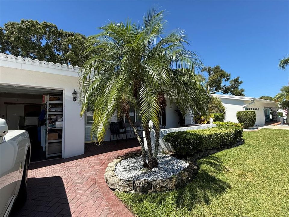 For Sale: $395,000 (2 beds, 2 baths, 1776 Square Feet)