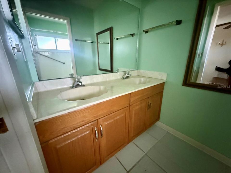 For Sale: $395,000 (2 beds, 2 baths, 1776 Square Feet)