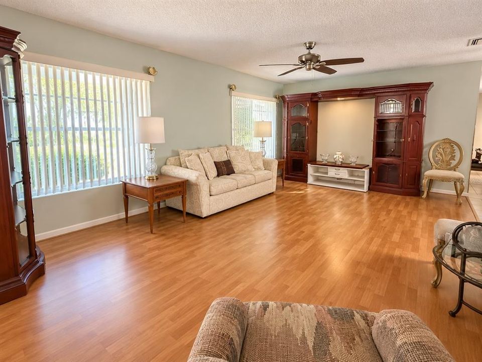 For Sale: $395,000 (2 beds, 2 baths, 1776 Square Feet)