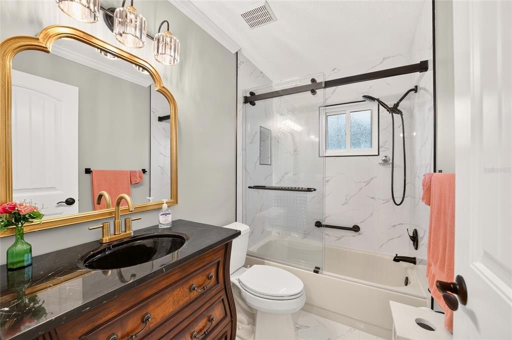 For Sale: $194,900 (2 beds, 2 baths, 1409 Square Feet)
