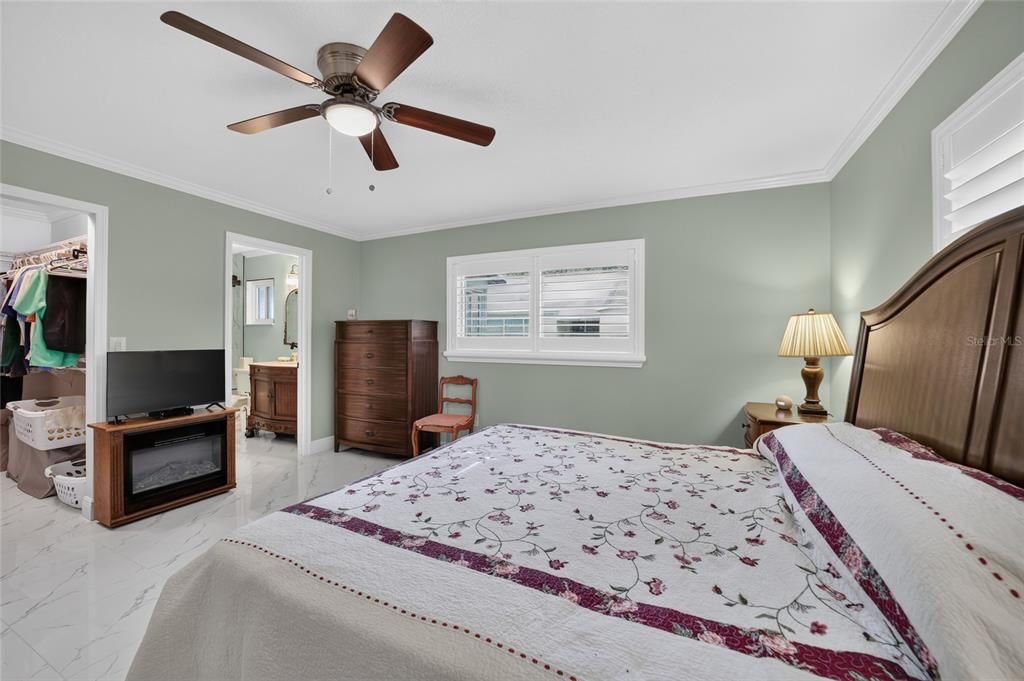For Sale: $194,900 (2 beds, 2 baths, 1409 Square Feet)