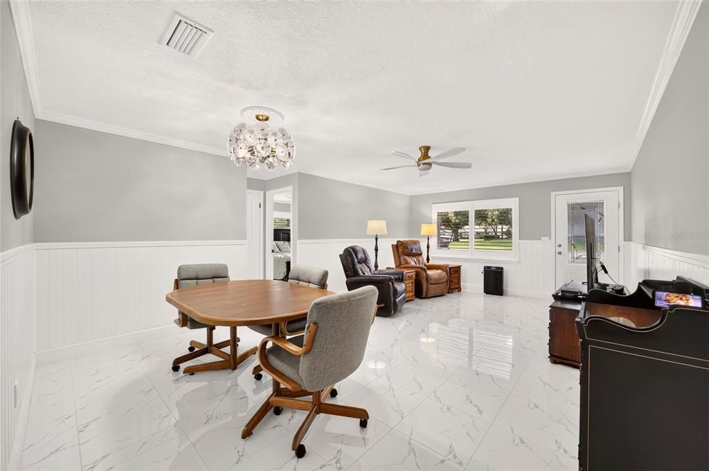 For Sale: $194,900 (2 beds, 2 baths, 1409 Square Feet)