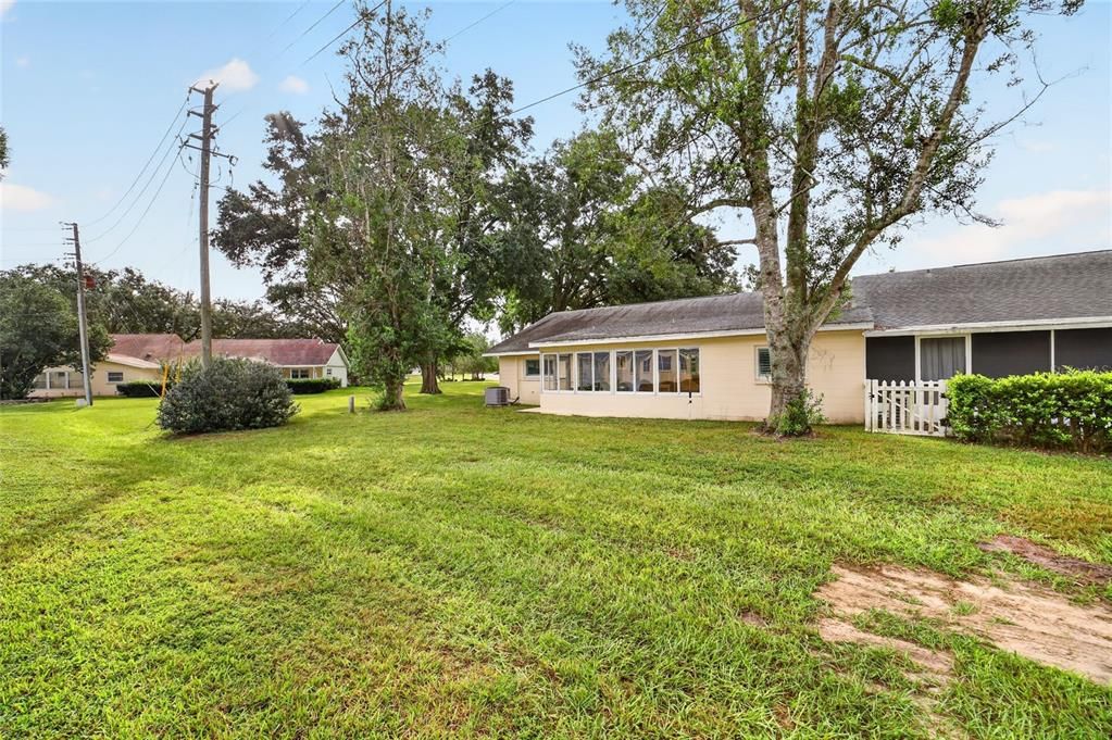 For Sale: $194,900 (2 beds, 2 baths, 1409 Square Feet)