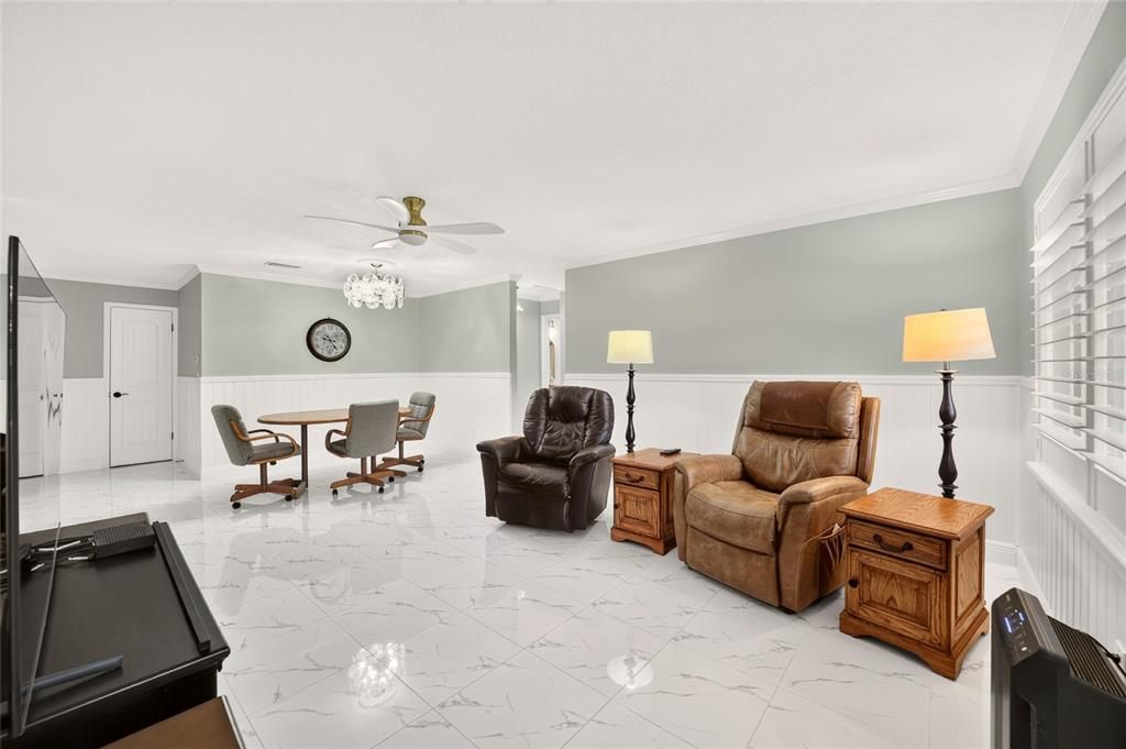For Sale: $194,900 (2 beds, 2 baths, 1409 Square Feet)