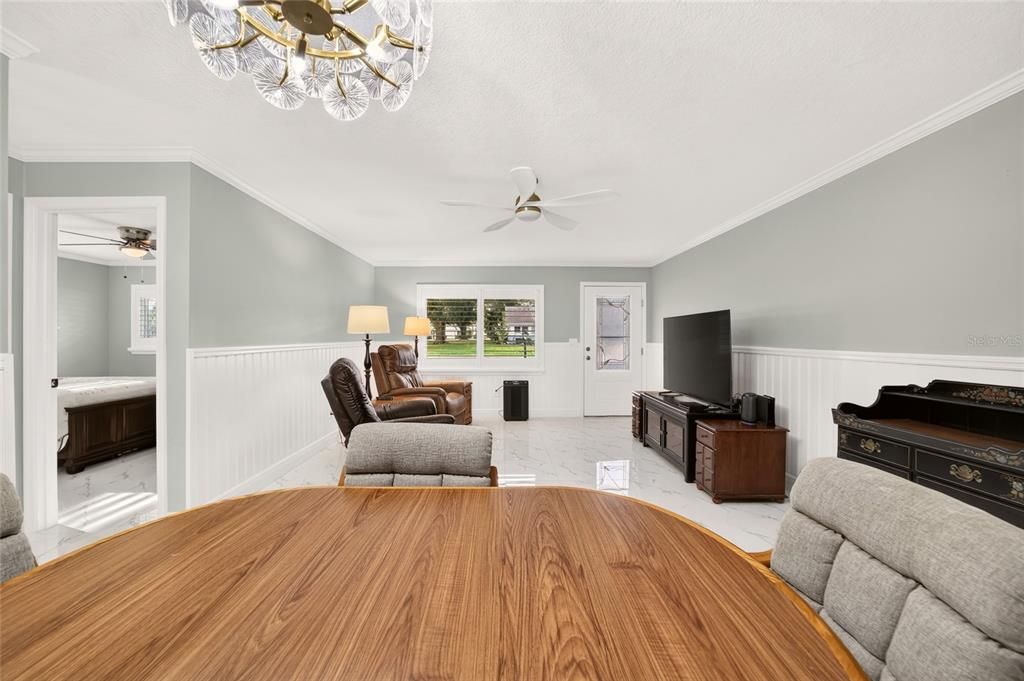 For Sale: $194,900 (2 beds, 2 baths, 1409 Square Feet)
